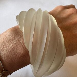 Frosted white translucent spiral carved bangle